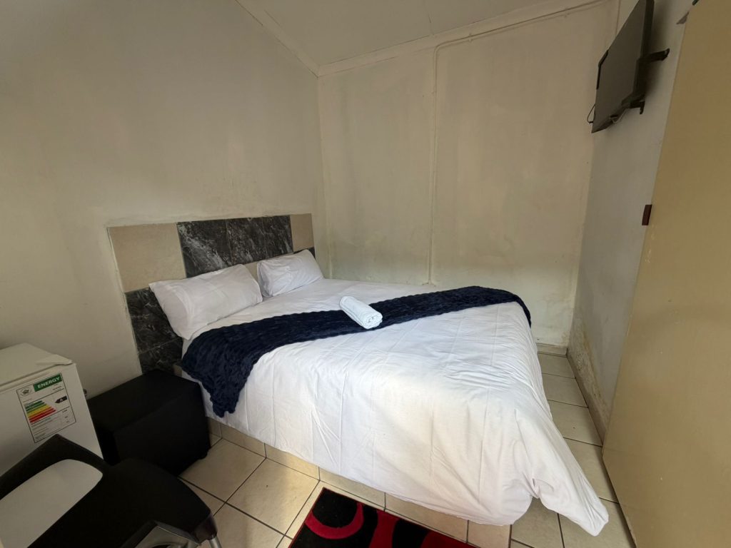 Razwi Guesthouse room7