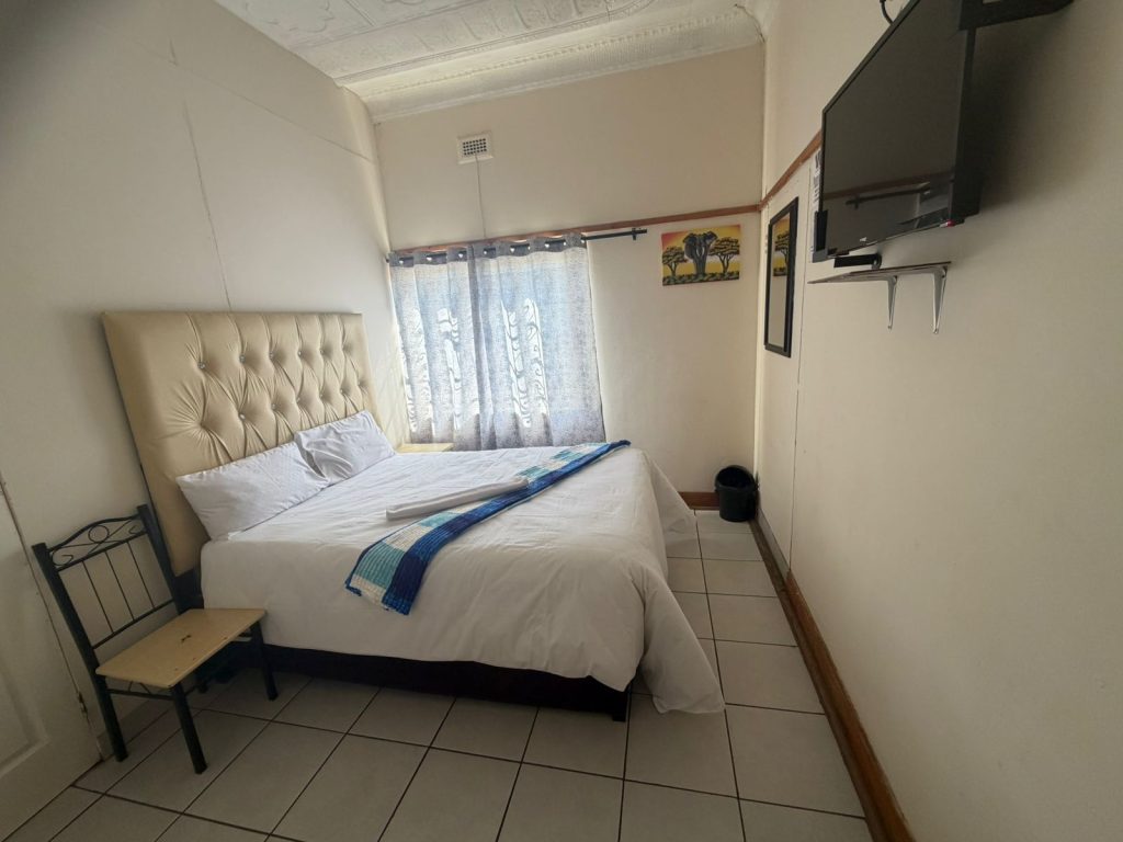Razwi Guesthouse room5